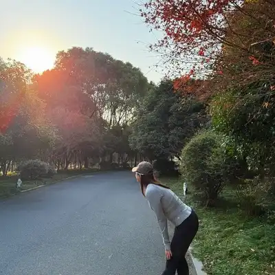熊芳